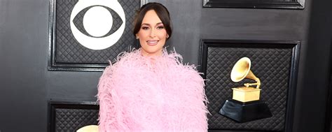 Kacey Musgraves lets it all hang out in new, revealing pic